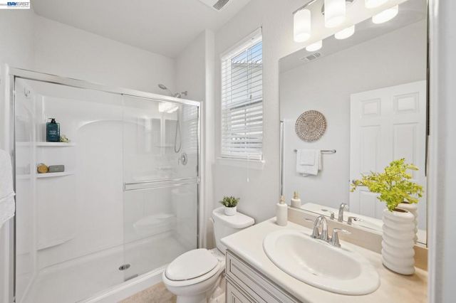 123 Benmore Dr, Hayward, CA 94542