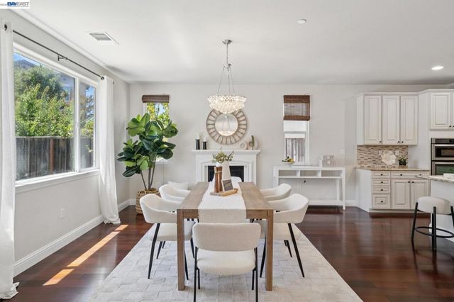 123 Benmore Dr, Hayward, CA 94542