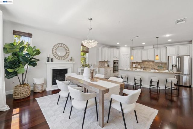 123 Benmore Dr, Hayward, CA 94542