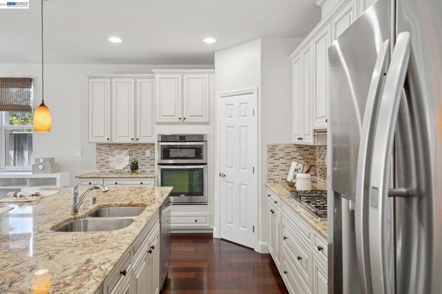 123 Benmore Dr, Hayward, CA 94542