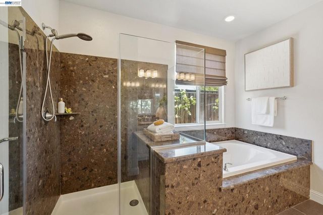 123 Benmore Dr, Hayward, CA 94542