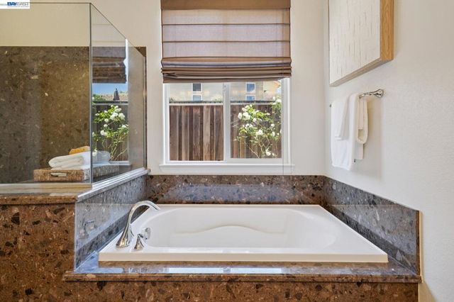 123 Benmore Dr, Hayward, CA 94542