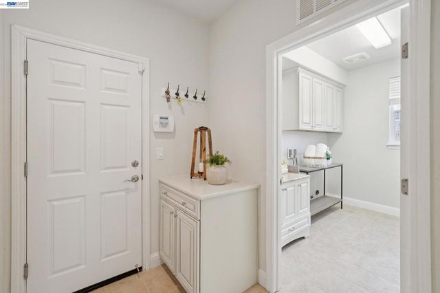 123 Benmore Dr, Hayward, CA 94542