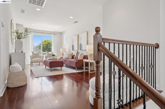 123 Benmore Dr, Hayward, CA 94542