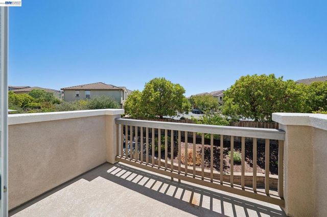 123 Benmore Dr, Hayward, CA 94542