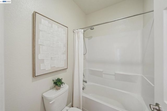 123 Benmore Dr, Hayward, CA 94542