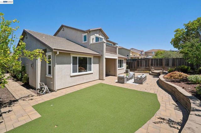 123 Benmore Dr, Hayward, CA 94542