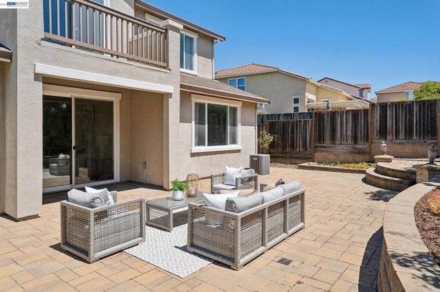 123 Benmore Dr, Hayward, CA 94542