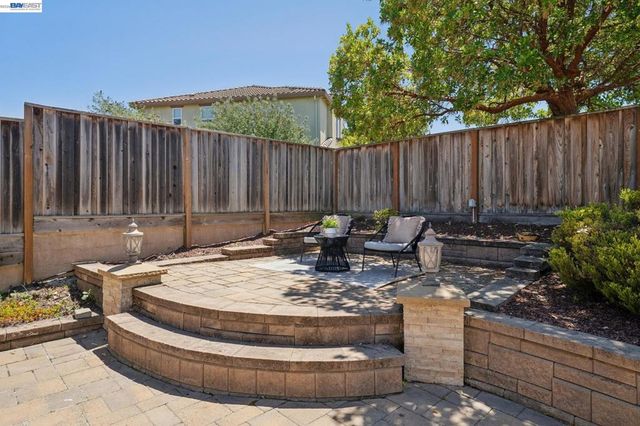 123 Benmore Dr, Hayward, CA 94542