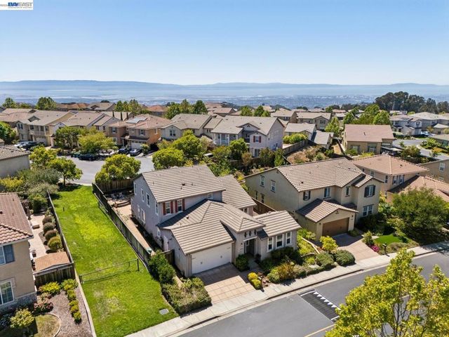 123 Benmore Dr, Hayward, CA 94542