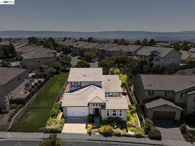 123 Benmore Dr, Hayward, CA 94542