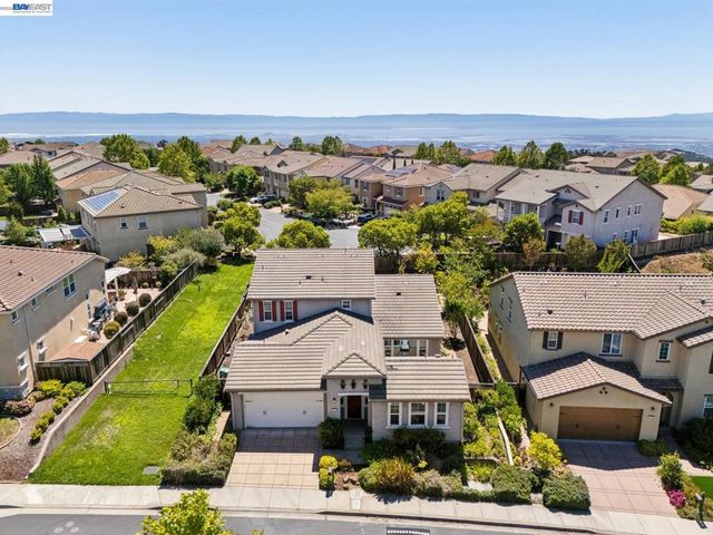 123 Benmore Dr, Hayward, CA 94542