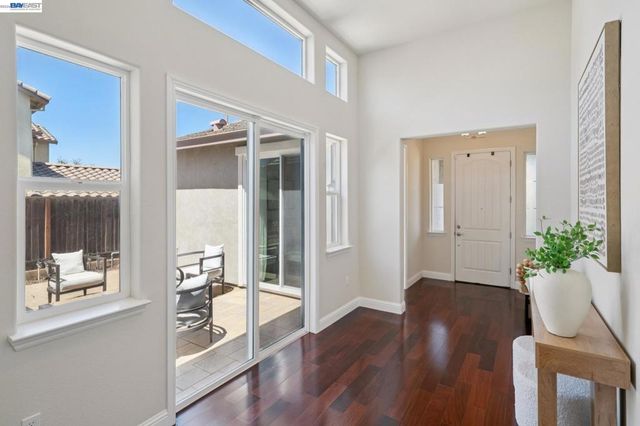 123 Benmore Dr, Hayward, CA 94542