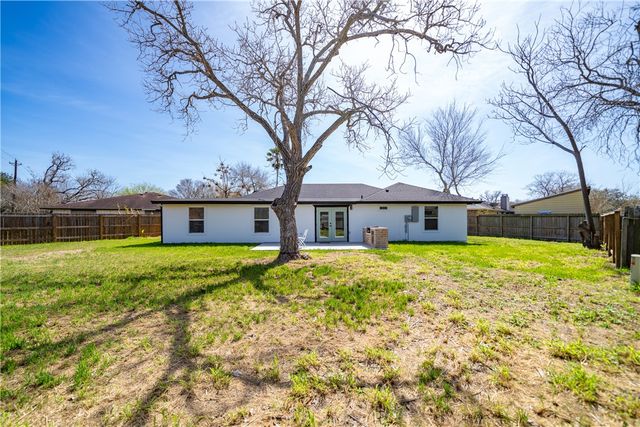 7006 Tree Top Pl, Corpus Christi, TX 78413