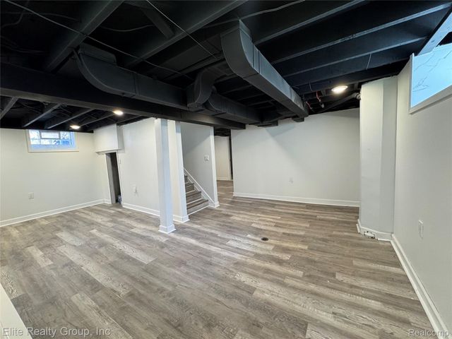 19351 Plainview Avenue W, Detroit, MI 48219
