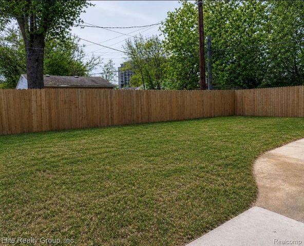 19351 Plainview Avenue W, Detroit, MI 48219