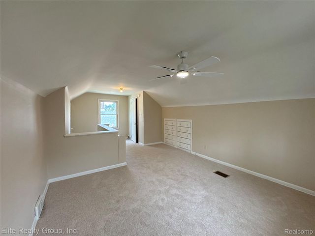 19351 Plainview Avenue W, Detroit, MI 48219
