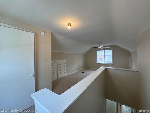 19351 Plainview Avenue W, Detroit, MI 48219