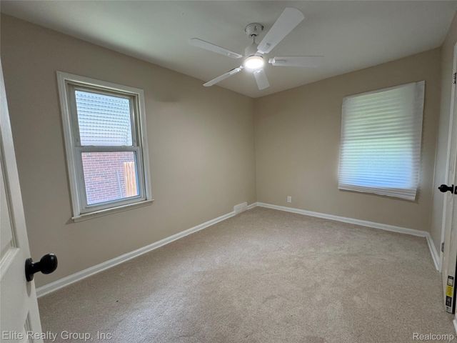19351 Plainview Avenue W, Detroit, MI 48219