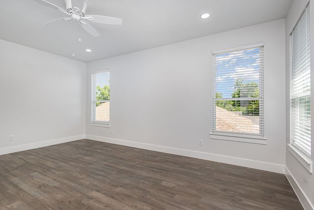 1122 S Montclair Avenue, Dallas, TX 75208