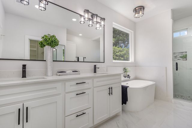 1122 S Montclair Avenue, Dallas, TX 75208