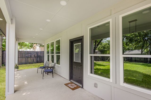 1122 S Montclair Avenue, Dallas, TX 75208