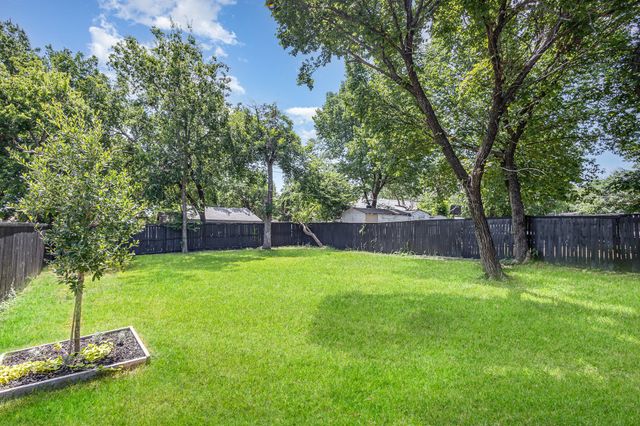1122 S Montclair Avenue, Dallas, TX 75208