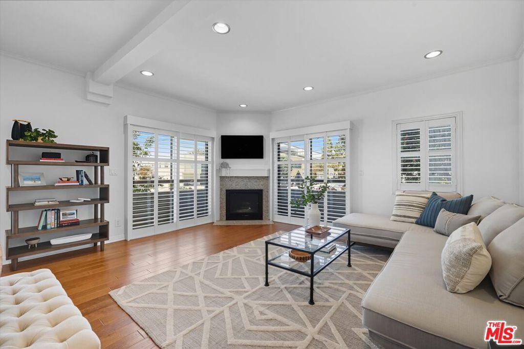 11286 Westminster Avenue 101, Los Angeles, CA 90066