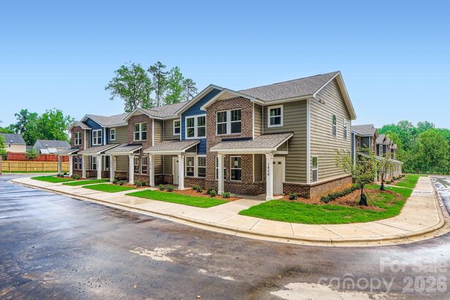 1610 Ct Brooks Circle, Charlotte, NC 28212