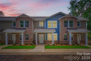 1610 Ct Brooks Circle, Charlotte, NC 28212