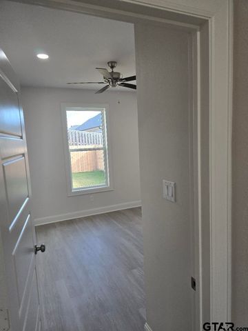 905 Alex Dr, Whitehouse, TX 75791