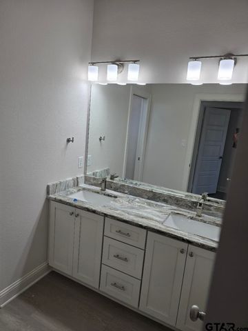 905 Alex Dr, Whitehouse, TX 75791