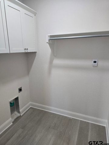 905 Alex Dr, Whitehouse, TX 75791