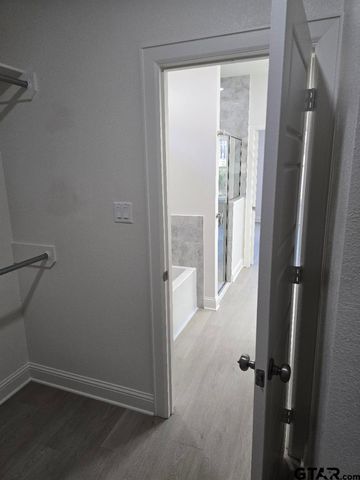 905 Alex Dr, Whitehouse, TX 75791