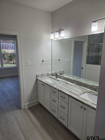 905 Alex Dr, Whitehouse, TX 75791