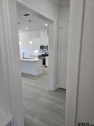 905 Alex Dr, Whitehouse, TX 75791