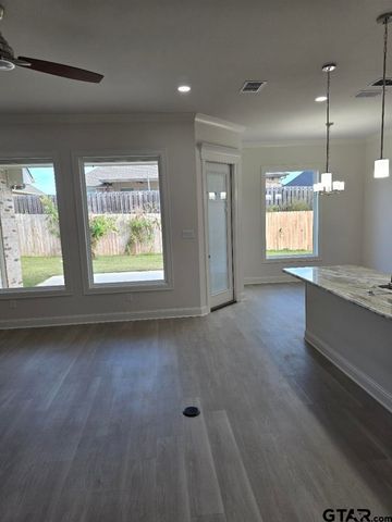 905 Alex Dr, Whitehouse, TX 75791