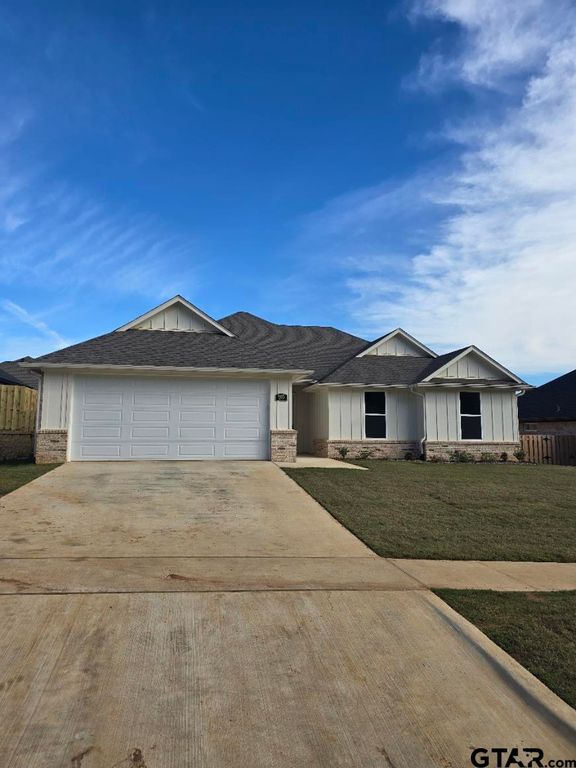 905 Alex Dr, Whitehouse, TX 75791