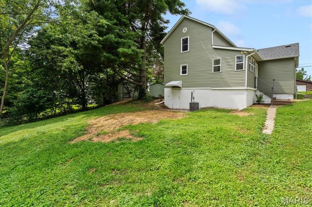 90 Sunset Avenue, Glen Carbon, IL 62034