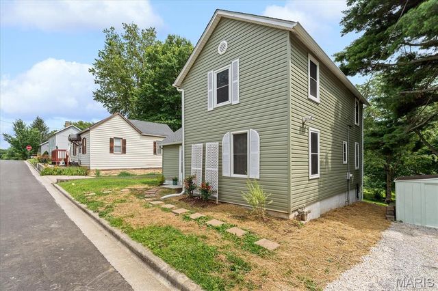 90 Sunset Avenue, Glen Carbon, IL 62034