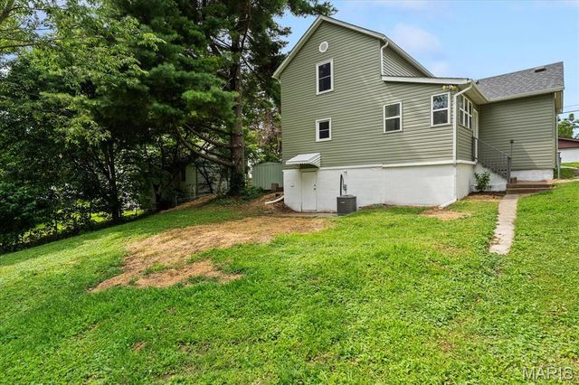 90 Sunset Avenue, Glen Carbon, IL 62034