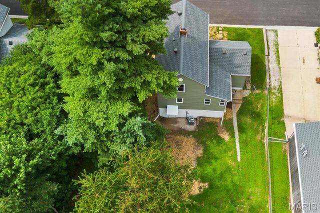 90 Sunset Avenue, Glen Carbon, IL 62034