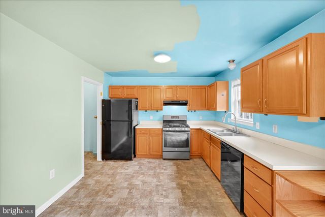 816 ROCKWOOD DR, Elizabethtown, PA 17022