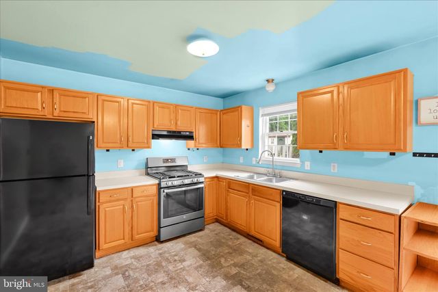 816 ROCKWOOD DR, Elizabethtown, PA 17022