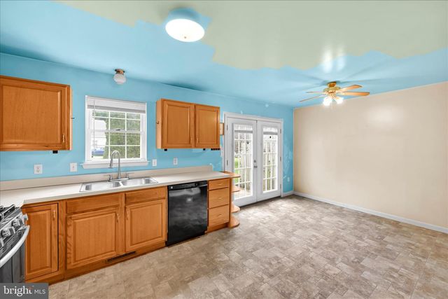 816 ROCKWOOD DR, Elizabethtown, PA 17022