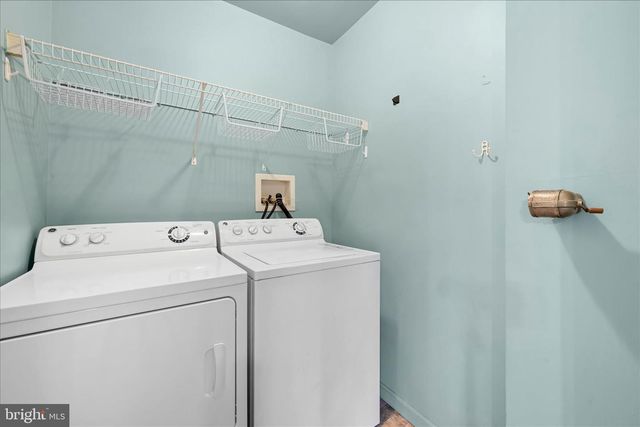 816 ROCKWOOD DR, Elizabethtown, PA 17022