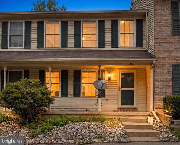 816 ROCKWOOD DR, Elizabethtown, PA 17022