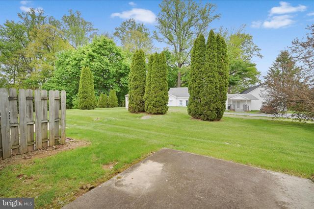 816 ROCKWOOD DR, Elizabethtown, PA 17022