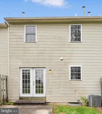 816 ROCKWOOD DR, Elizabethtown, PA 17022