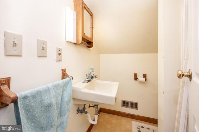 10376 GEORGETOWN RD, Berlin, MD 21811